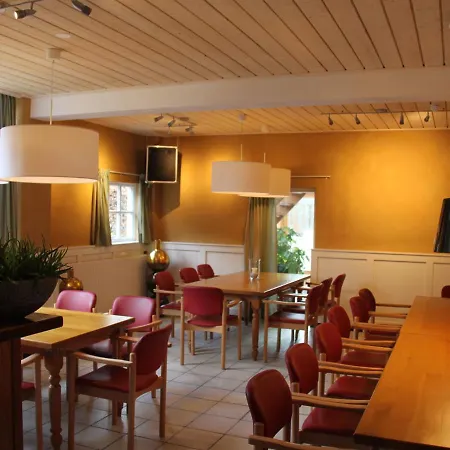 Spacious In With Garden Dom wakacyjny *