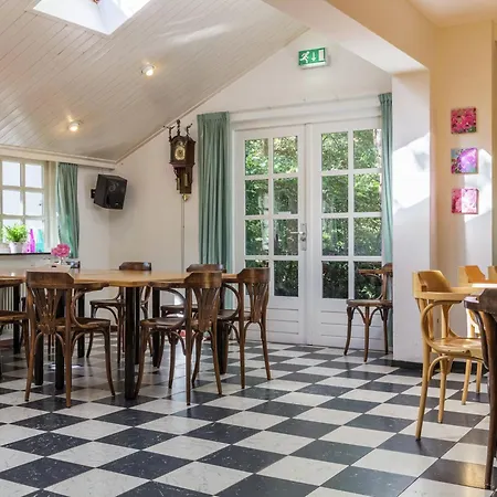 Dom wakacyjny Spacious In With Garden Bergeijk