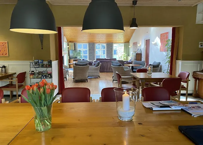 Spacious In With Garden Hébergement de vacances *