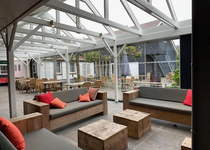 Hébergement de vacances Spacious In With Garden *