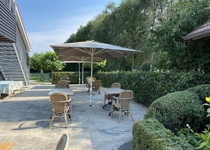 Spacious In With Garden *