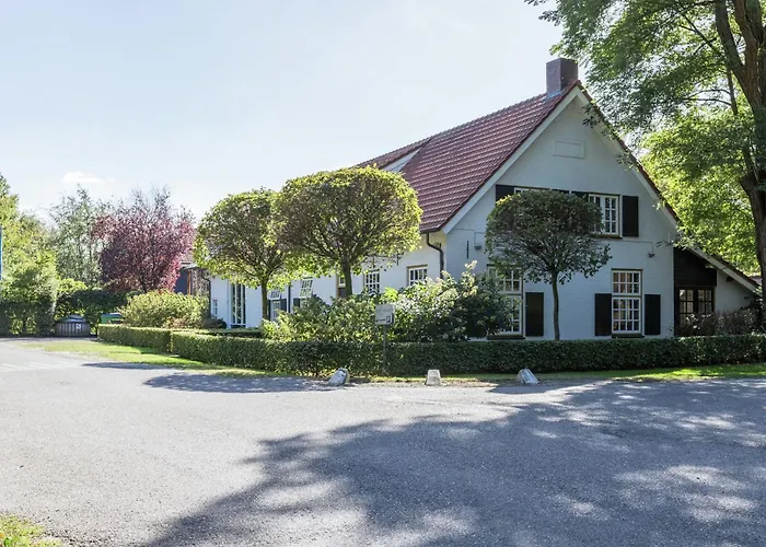 Hébergement de vacances Spacious In With Garden