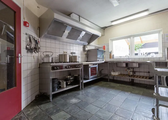 Spacious In With Garden Hébergement de vacances