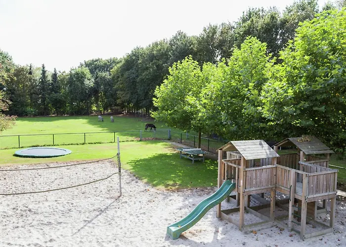 Hébergement de vacances Spacious In With Garden