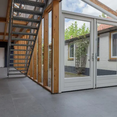 Hébergement de vacances Spacious In With Garden