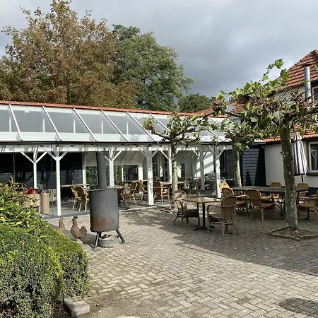 Hébergement de vacances Spacious In With Garden *