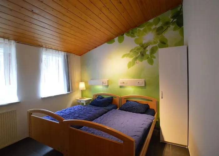 Hébergement de vacances Spacious In With Garden *