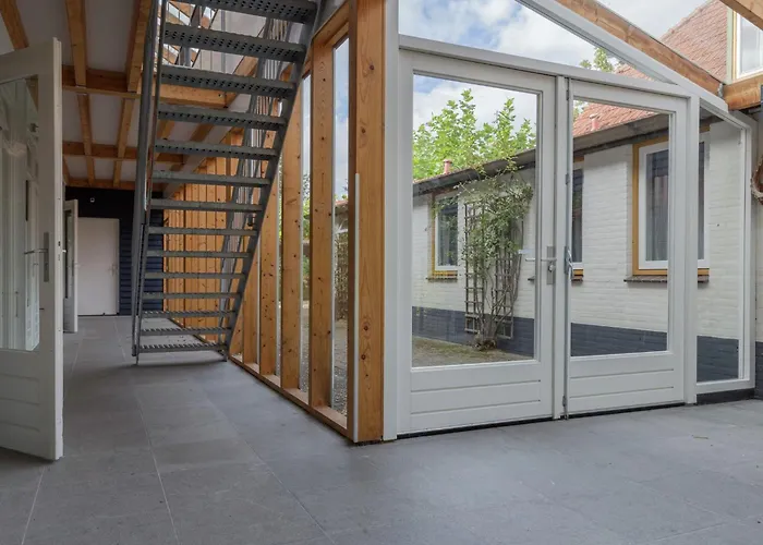 Hébergement de vacances Spacious In With Garden