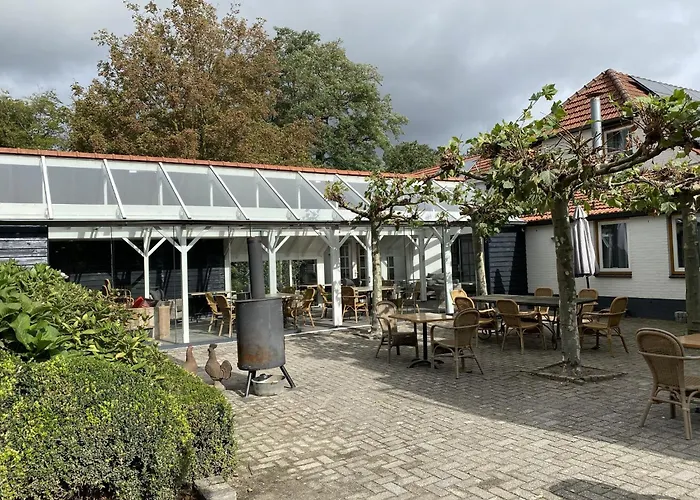 Hébergement de vacances Spacious In With Garden *