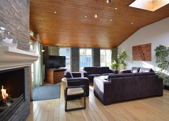 Hébergement de vacances Spacious In With Garden